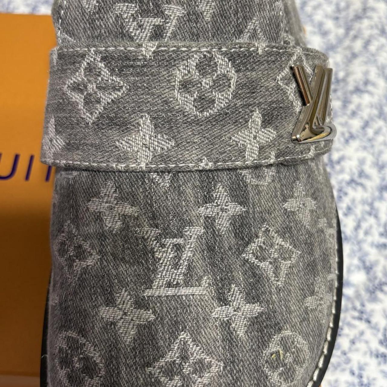 LV Grey Slides